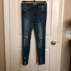 * WORN ONCE * BLACK LABEL SKINNY JEANS
